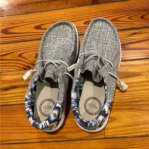 Never worn! Hey Dudes. Men’s size 7- women’s size 8.5.